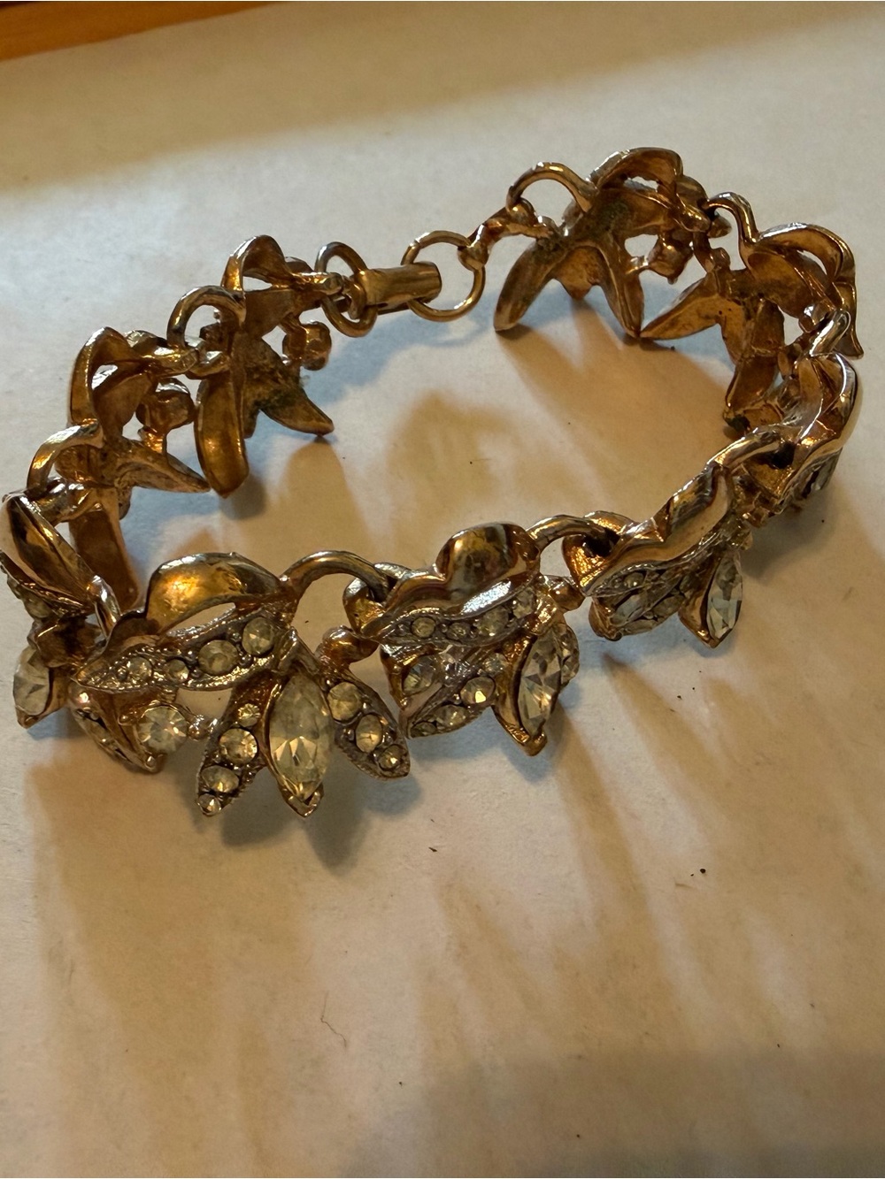 Vintage gold leaf bracelet, unmarked, unknown age, 7 inch